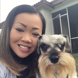 Meet your Posher, Mona